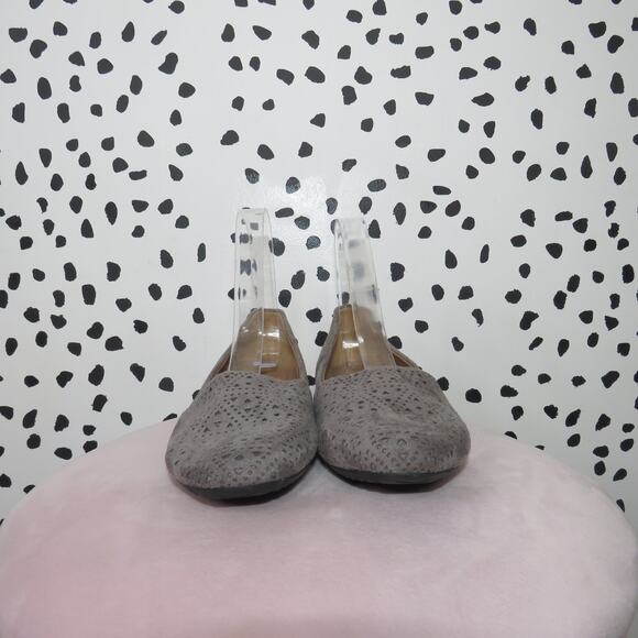 Baretraps Taupe Evey Laser Cut Perforated Faux Suede Flats - Picture 3 of 8
